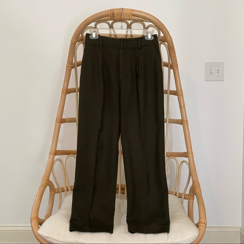 Uniqlo Wide Leg Tapered Trousers in Olive Wool